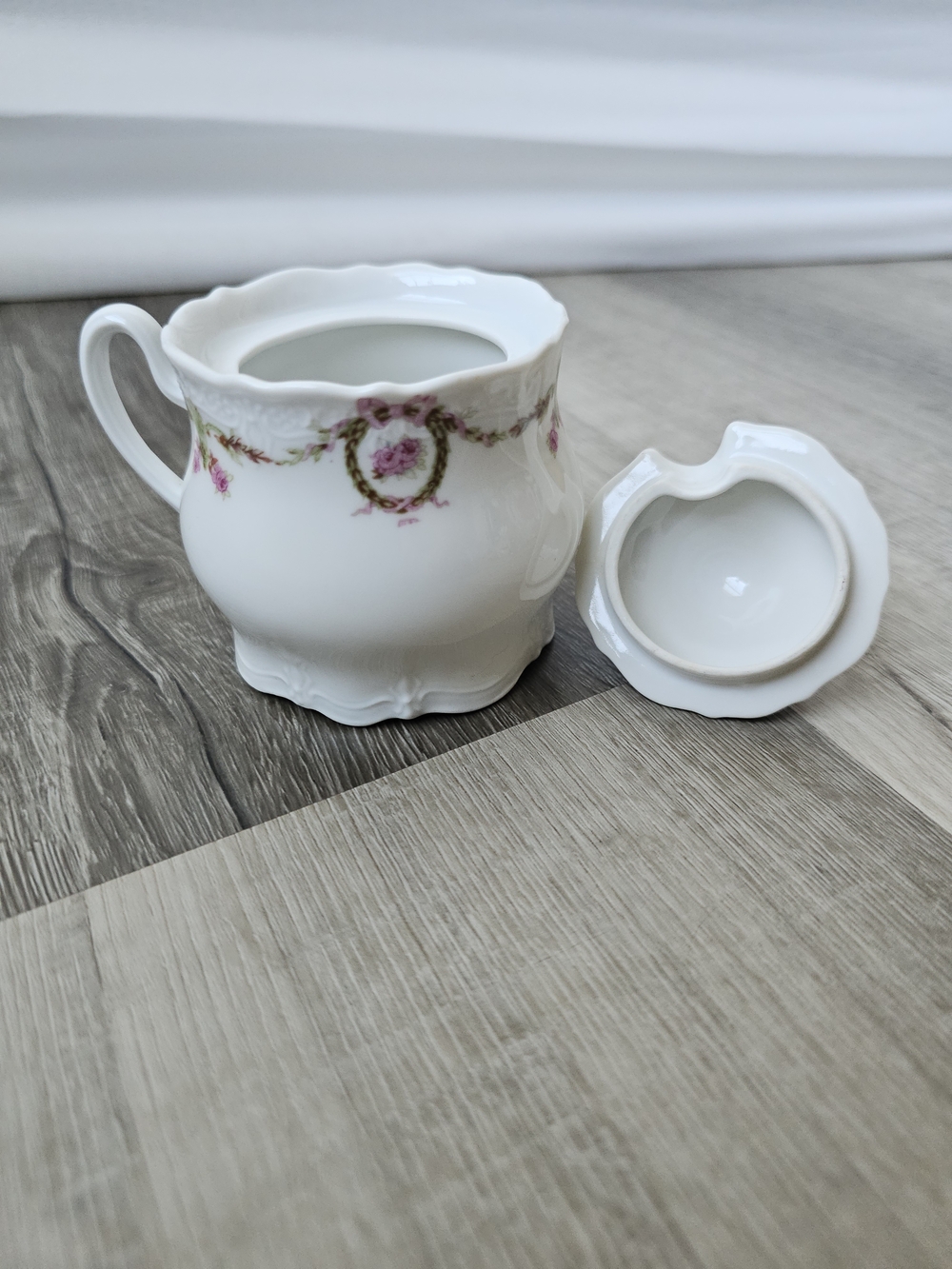 Porcelain Covered Sugar Bowl with Pink Rose Garland - Picture 8 of 16